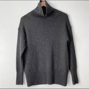 VGUC Babaton Charcoal Knit Sweater